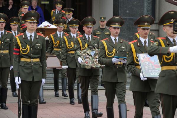 Церемония прощания с ветераном Великой Отечественной войны Геннадием Юшкевичем - Sputnik Беларусь