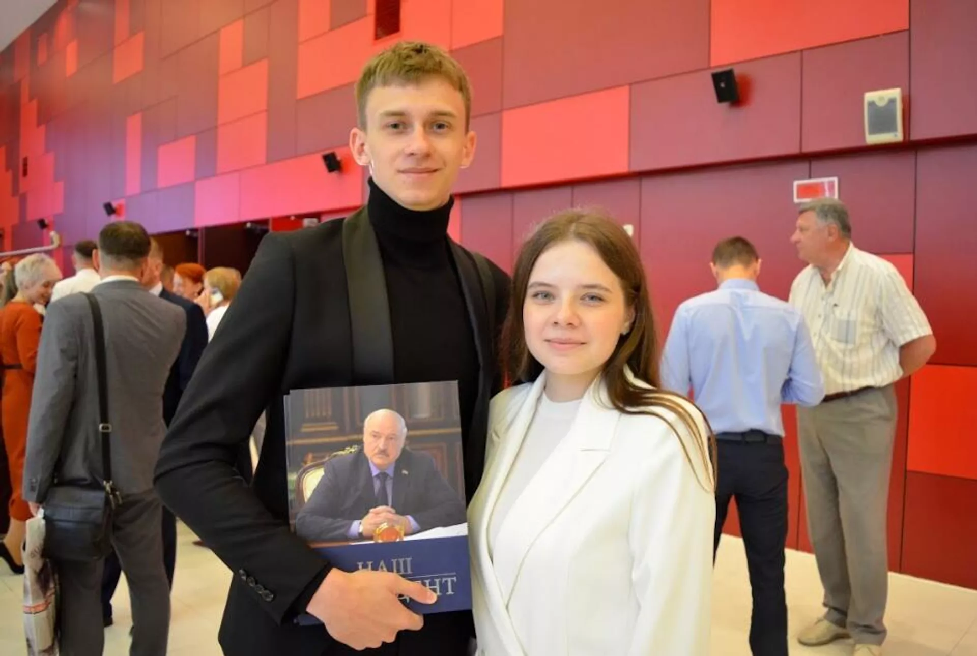 Книгу Наш Президент презентовали в Гомеле - Sputnik Беларусь, 1920, 03.06.2025