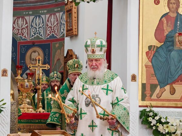 Божественная литургия с участием патриарха Кирилла в Полоцке 5 июня 2025 года Божественная литургия с участием патриарха Кирилла в Полоцке 5 июня 2025 года - Sputnik Беларусь