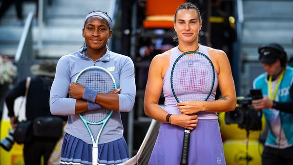 Коко Гауфф и Арина Соболенко на турнире в Мадриде - Sputnik Беларусь
