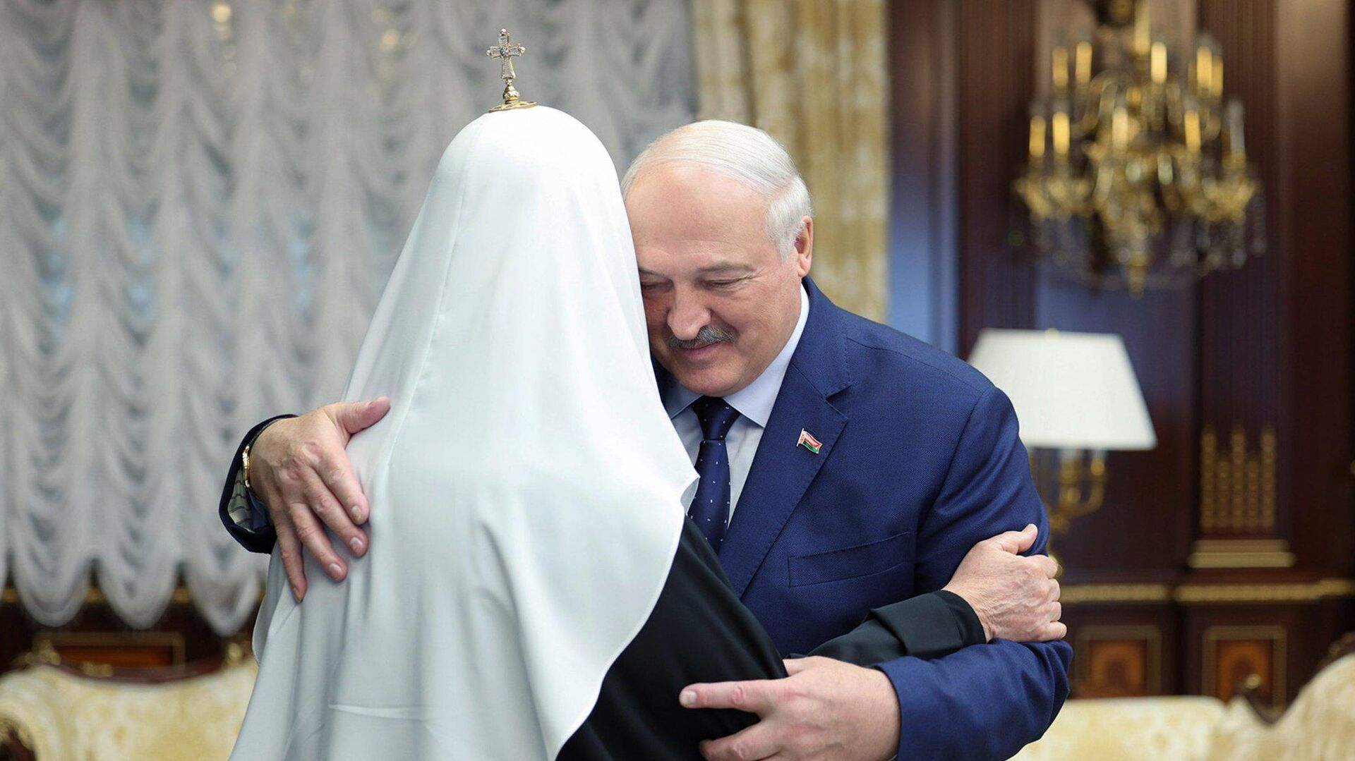 Встреча Патриарха Кирилла и президента Беларуси Александра Лукашенко Встреча Патриарха Кирилла и президента Беларуси Александра Лукашенко - Sputnik Беларусь, 1920, 06.06.2025