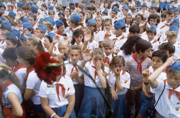 Американские школьники в Артеке. Июнь 1986 года. - Sputnik Беларусь