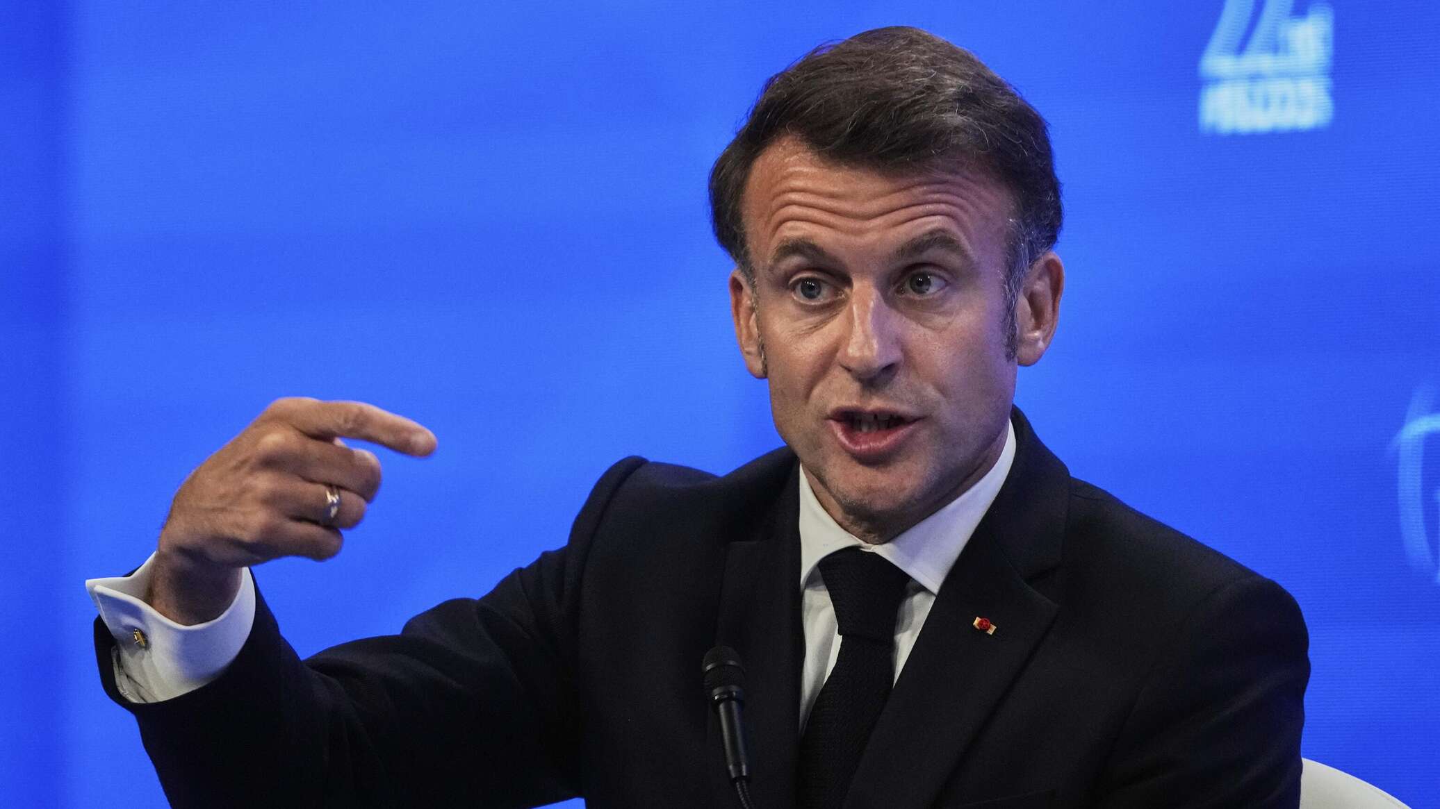 В МИД РФ дали совет Макрону, если он хочет пообщаться с Путиным В МИД РФ дали совет Макрону, если он хочет пообщаться с Путиным