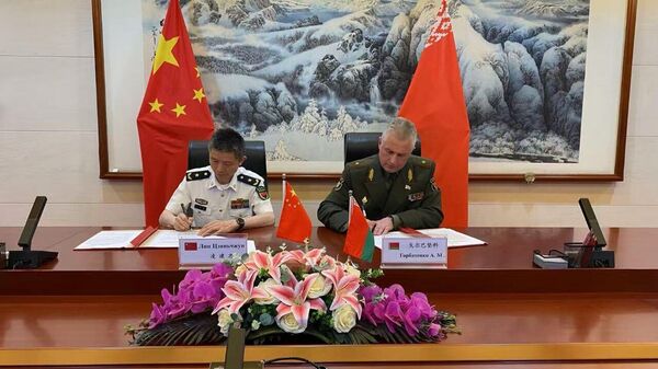 Подписание контракта на обучение китайских военнослужащих - Sputnik Беларусь