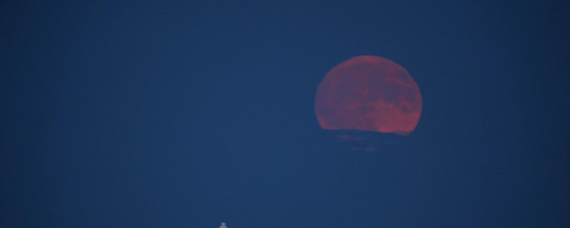 Клубничная Луна - Sputnik Беларусь, 1920, 11.06.2025