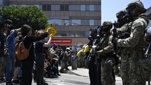 Протесты с Лос-Анджелесе - Sputnik Беларусь