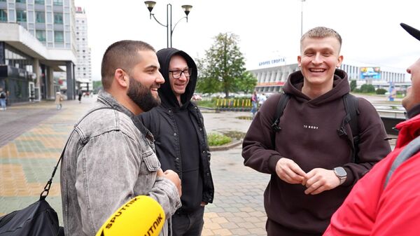 Перамогі, міру і дружбы: пажаданні расіянам ад беларусаў у Дзень Расіі – відэа - Sputnik Беларусь