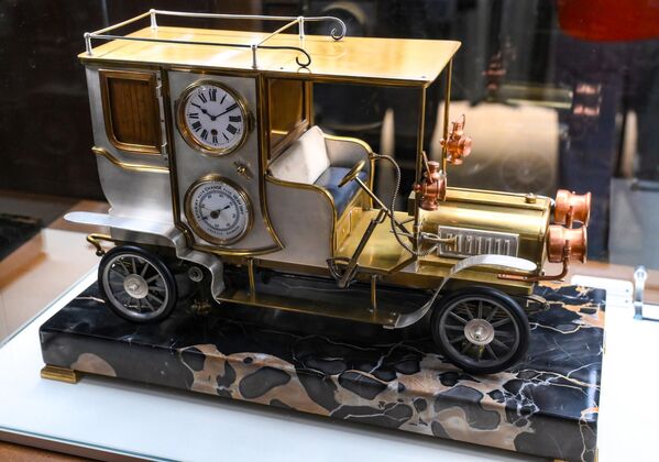 Часы &quot;Автомобиль&quot; с барометром-анероидом и термометром. - Sputnik Беларусь
