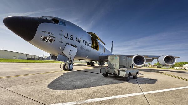 Самолет-заправщик Boeing KC-135  - Sputnik Беларусь
