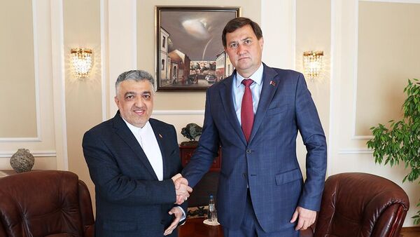 Посол Ирана в Беларуси Алиреза Санеи и глава МИД Беларуси  Максим Рыженков - Sputnik Беларусь