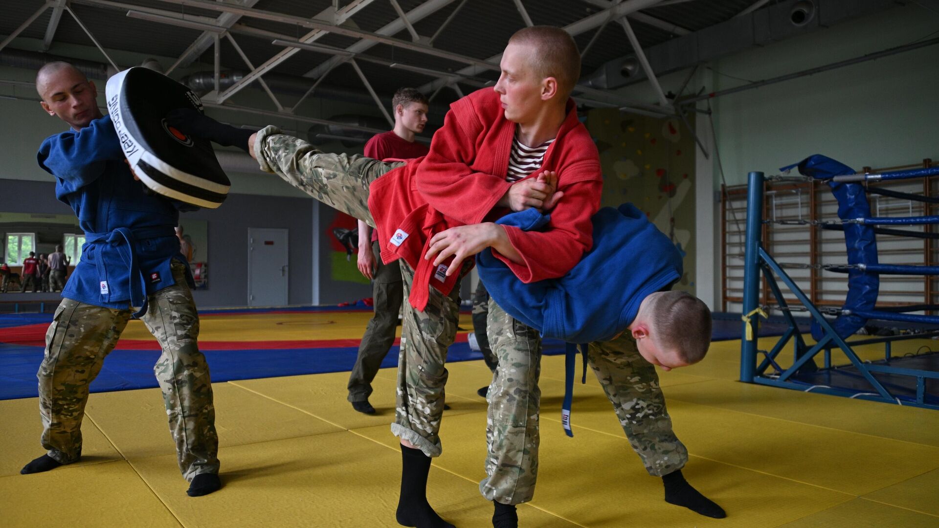 Служба в бригаде спецназа Служба в бригаде спецназа - Sputnik Беларусь, 1920, 19.06.2025