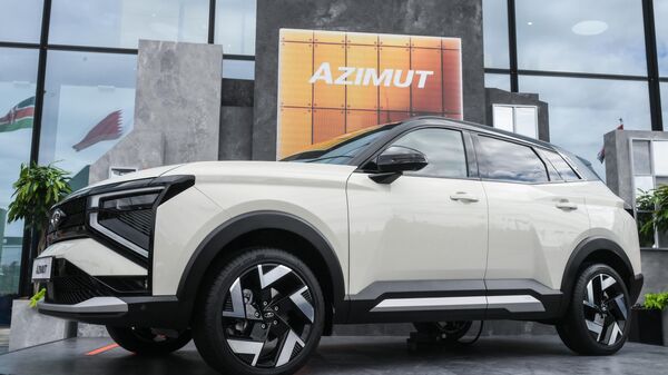 АвтоВАЗ прэзентаваў новы кросовер Lada Azimut на ПМЭФ - Sputnik Беларусь