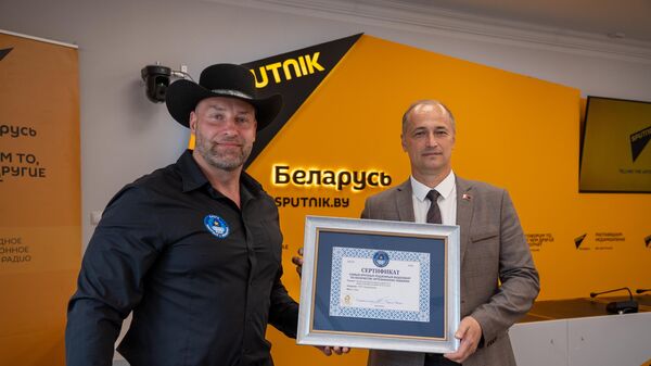 Кірыл Шымко і дырэктар Гроднаводаканала Сяргей Сарока - Sputnik Беларусь