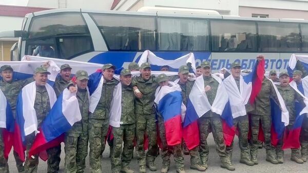 Возвращение российских военных из украинского плена - Sputnik Беларусь
