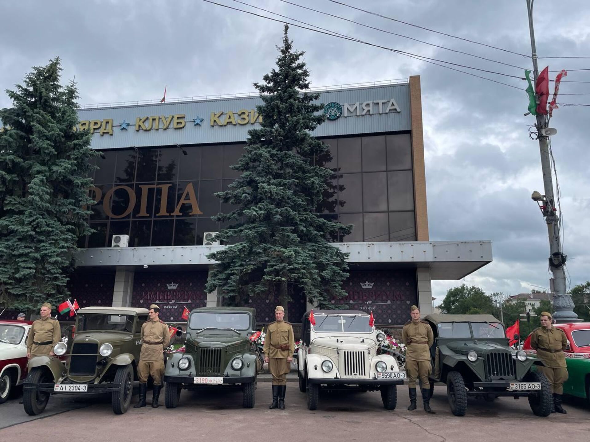 В колонне есть образцы техники как времен ВОВ, так и послевоенные экземпляры В колонне есть образцы техники как времен ВОВ, так и послевоенные экземпляры - Sputnik Беларусь, 1920, 20.06.2025