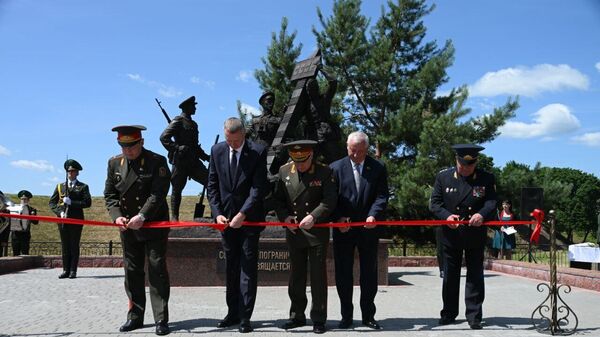 Церемония открытия памятника советским пограничникам - Sputnik Беларусь