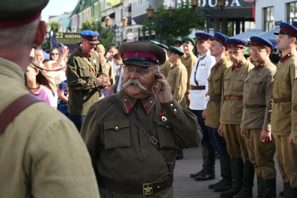 В Бресте воссоздали последний мирный день 1941-го В Бресте воссоздали последний мирный день 1941-го - Sputnik Беларусь