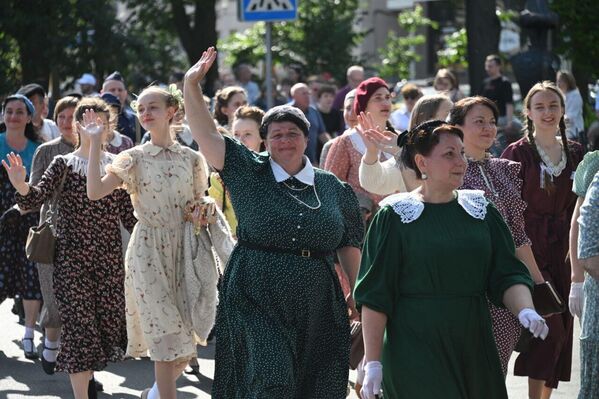 В Бресте воссоздали последний мирный день 1941-го В Бресте воссоздали последний мирный день 1941-го - Sputnik Беларусь