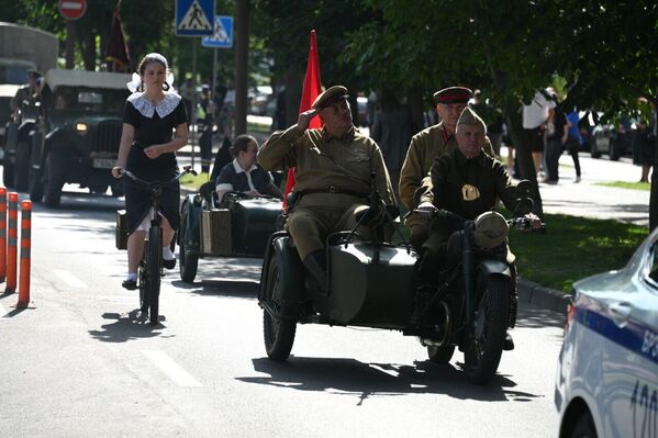 В Бресте воссоздали последний мирный день 1941-го В Бресте воссоздали последний мирный день 1941-го - Sputnik Беларусь