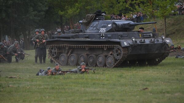 Рэканструкцыя пачатку вайны ў Брэсцкай крэпасці - Sputnik Беларусь