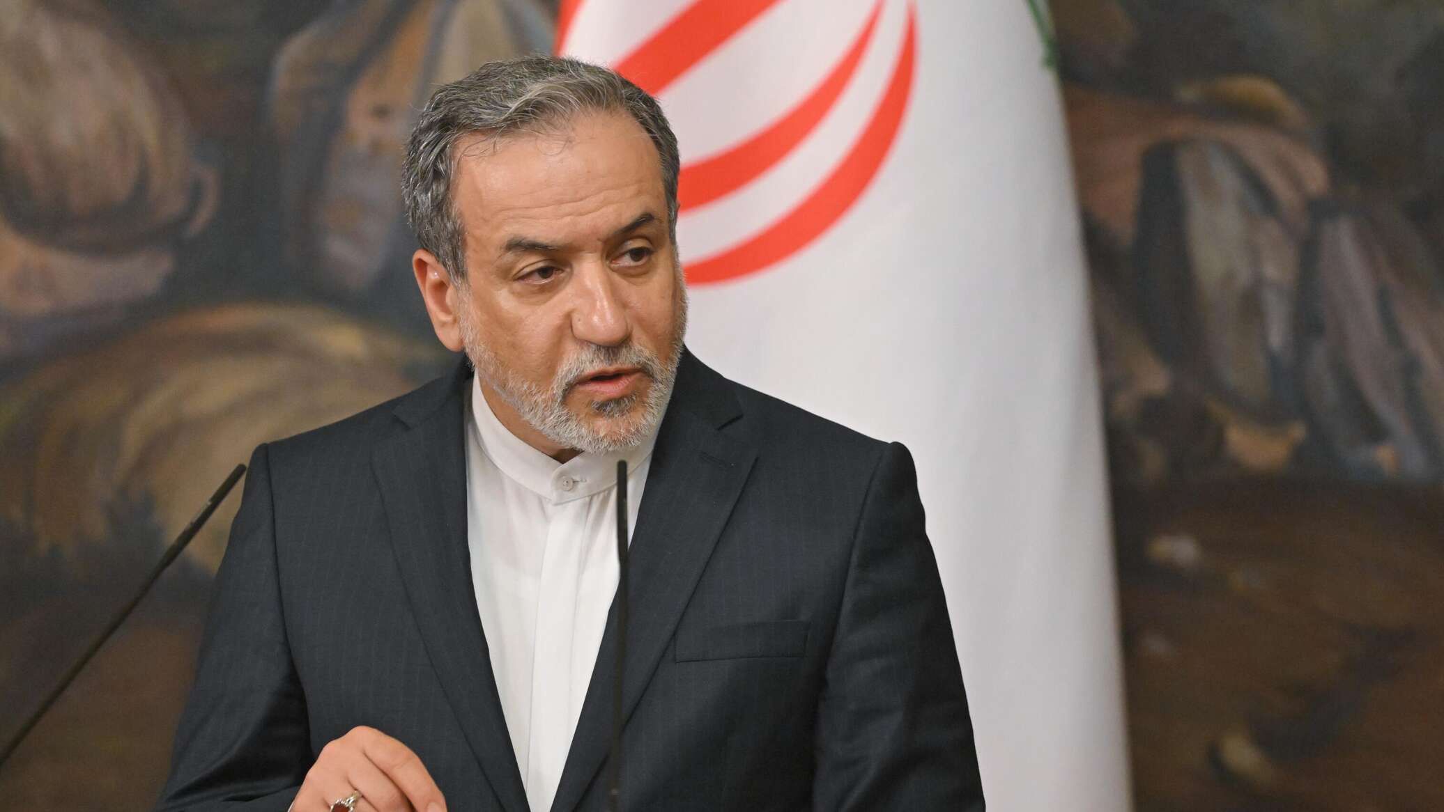 Аракчи: Иран ведет полномасштабную войну после нападения США и Израиля Аракчи: Иран ведет полномасштабную войну после нападения США и Израиля