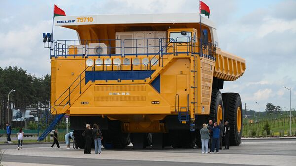Карьерный самосвал БелАЗ - Sputnik Беларусь
