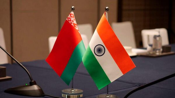 Флаги Беларуси и Индии - Sputnik Беларусь