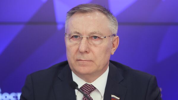 Першы намеснік старшыні Камітэта Саўфеда Федэральнага сходу Расіі па сацыяльнай палітыцы, каардынатар Палаты маладых заканадаўцаў пры Савеце Федэрацыі Аляксандр Варфаламееў - Sputnik Беларусь
