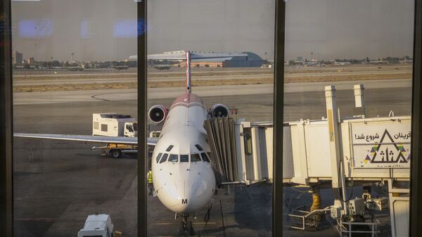Самолет в аэропорту Тегерана, архивное фото - Sputnik Беларусь