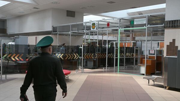 Пункт пропуска Брест - Sputnik Беларусь