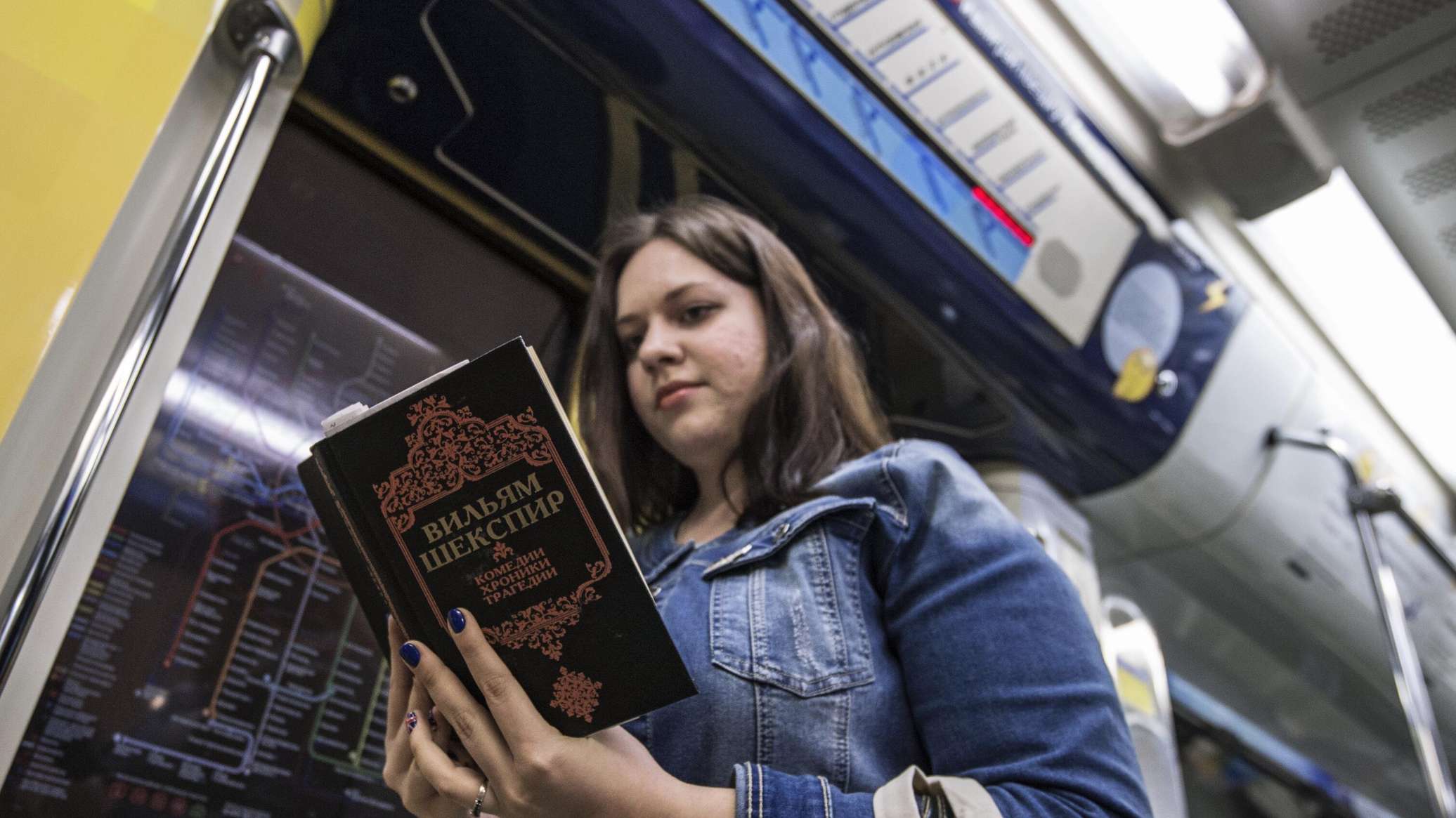 Пассажиры метро скачали более 26 тысяч книг с начала года