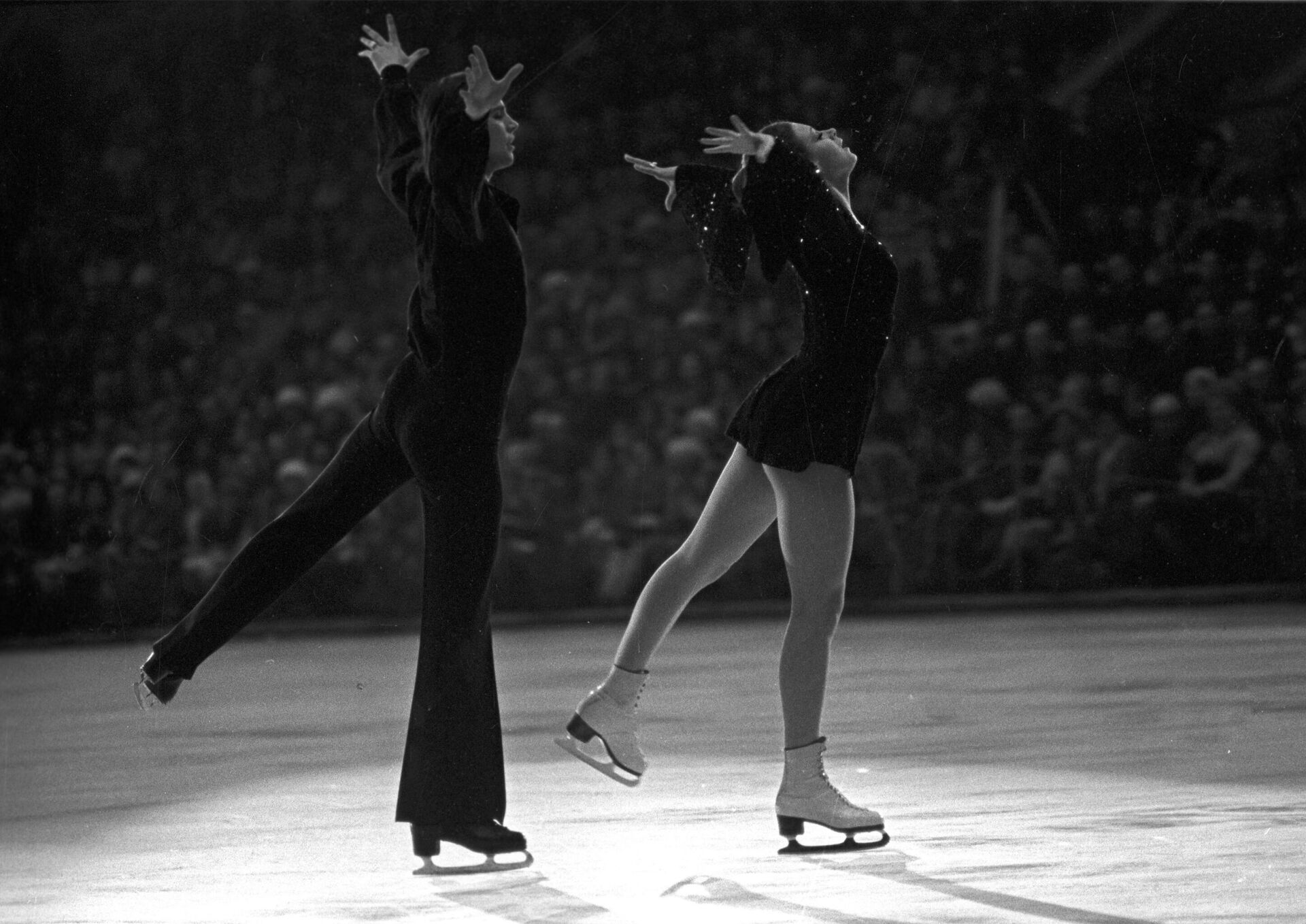 Бронзовые призеры чемпионата СССР по фигурному катанию в танцах на льду Ирина Моисеева и Андрей Миненков - Sputnik Беларусь, 1920, 01.07.2025