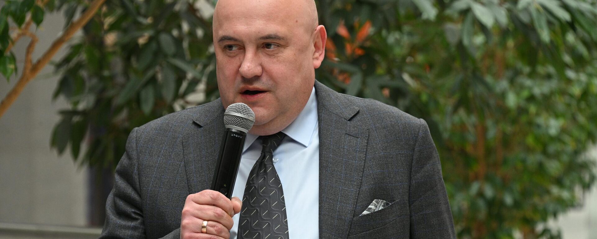 Советник-посланник посольства России в Беларуси Петр Фролов - Sputnik Беларусь, 1920, 23.09.2025