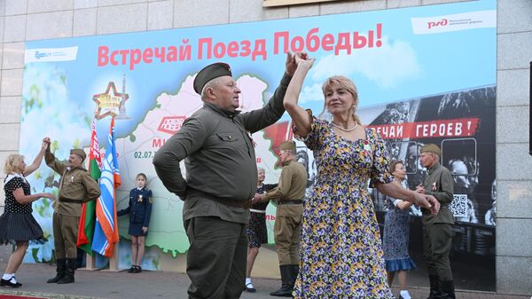 Цягнік Перамогі прыбыў у Мінск – відэа - Sputnik Беларусь