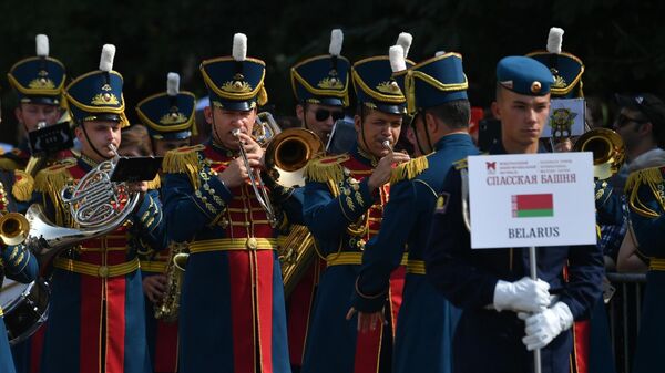 Образцово-показательный оркестр Вооруженных Сил Беларуси на торжественном шествии оркестров Международного военно-музыкального фестиваля Спасская башня, архивное фото - Sputnik Беларусь