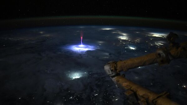 Сфотографированный с борта МКС спрайт - Sputnik Беларусь