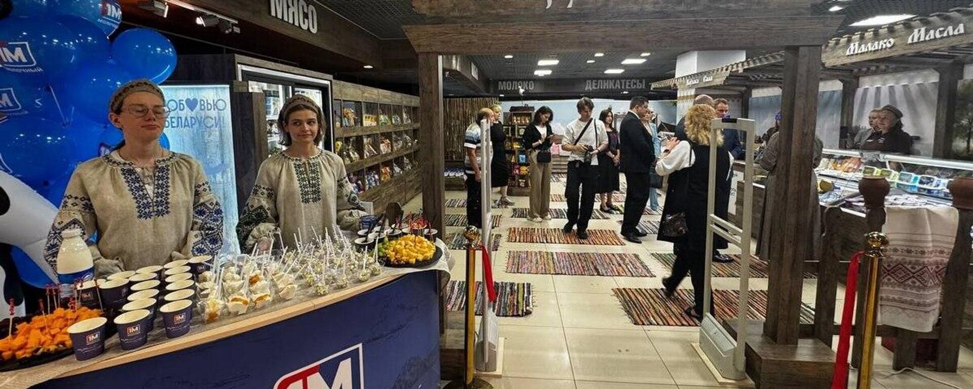 Культурна-гастранамічная прастора Беларуская вёска ў ГЗК Питерлэнд - Sputnik Беларусь, 1920, 15.07.2025