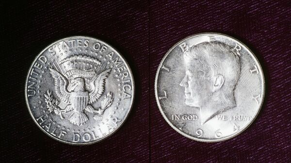 Монета США номиналом в 50 центов с изображение Джона Кеннеди, архивное фото - Sputnik Беларусь