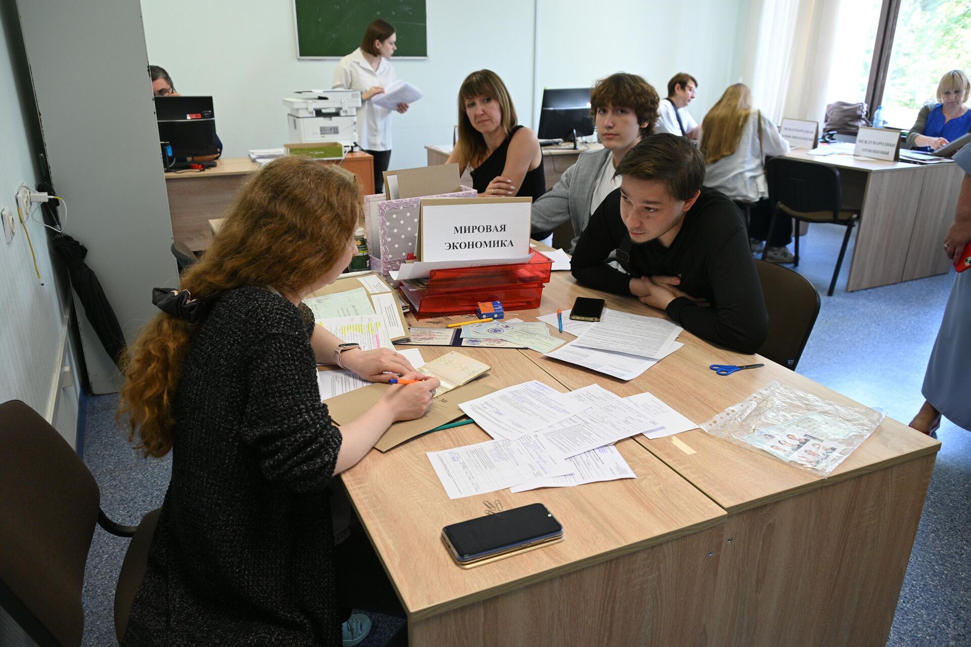 Самые высокие проходные баллы в этом году на специальности мировая экономика на ФМО и прикладная информатика на ФПМИ Самые высокие проходные баллы в этом году на специальности мировая экономика на ФМО и прикладная информатика на ФПМИ - Sputnik Беларусь, 1920, 18.07.2025