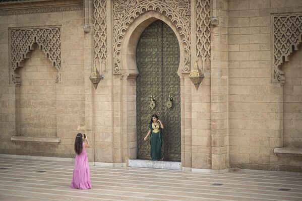 Мечеть Хасана в Рабате, Марокко (включена в список Всемирного наследия ЮНЕСКО) считается самым впечатляющим строением исламской архитектуры XII века. Ворота башни Хасана служат исключительным фоном для фото. - Sputnik Беларусь