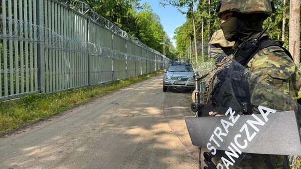 Польские военные на границе с Беларусью - Sputnik Беларусь