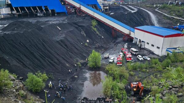 В Якутии упал в обрыв вахтовый автобус - Sputnik Беларусь