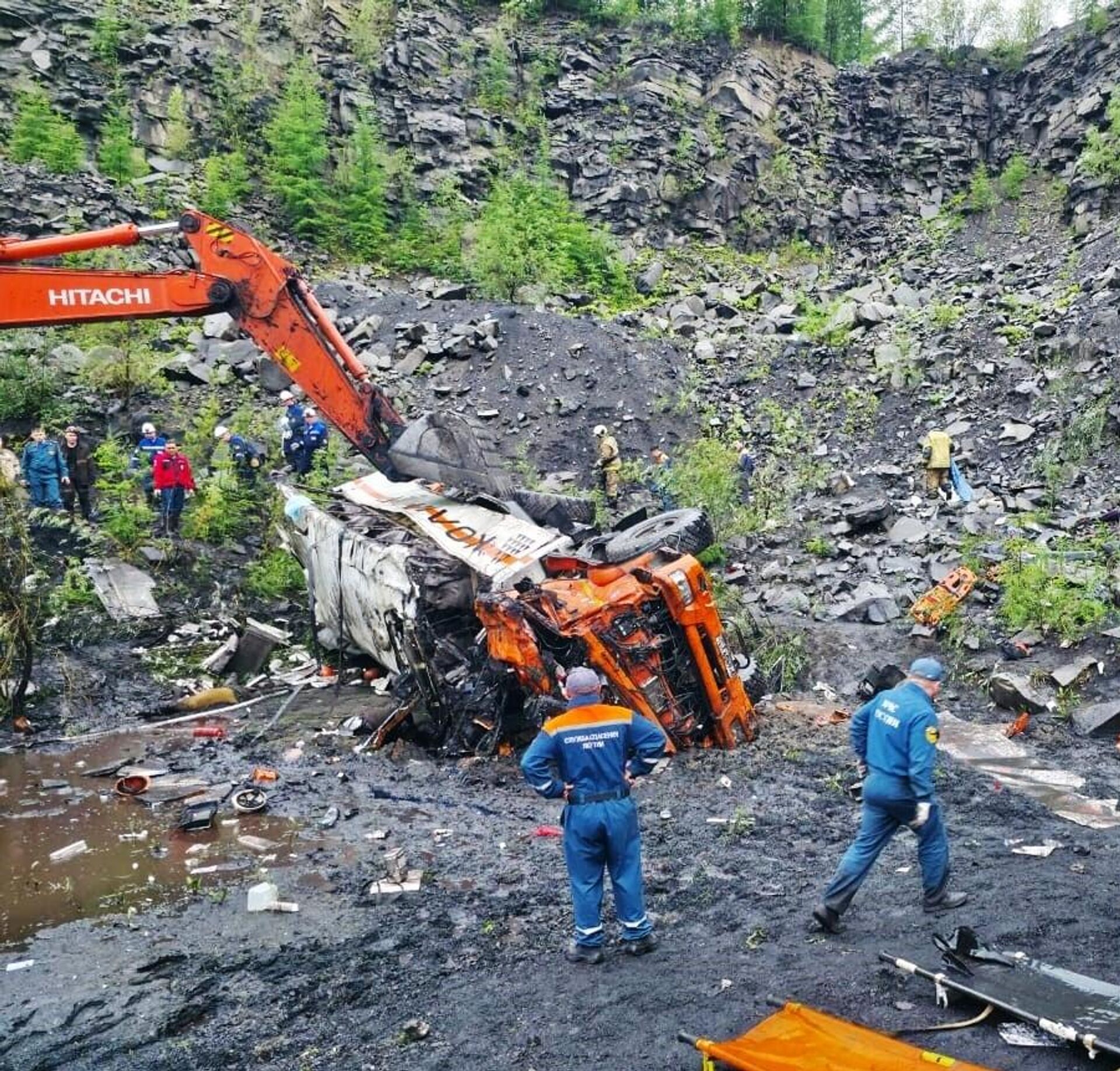 В Якутии упал в обрыв вахтовый автобус - Sputnik Беларусь, 1920, 21.07.2025