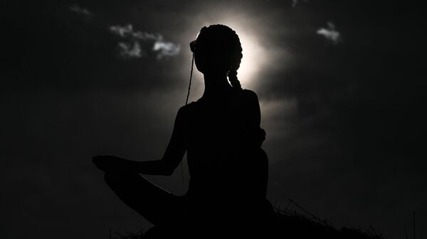 Силуэт девушки, архивное фото - Sputnik Беларусь