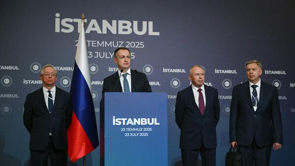 Пресс-конференция российской делегации по итогам третьего раунда переговоров с Украиной - Sputnik Беларусь