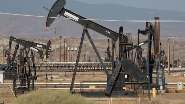 Добыча нефти компанией Chevron - Sputnik Беларусь