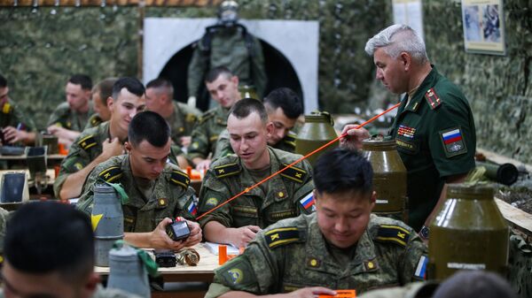 Подготовка курсантов инженерных войск в училище - Sputnik Беларусь