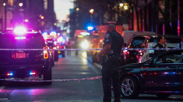 Сотрудники полиции на месте стрельбы на Манхэттене - Sputnik Беларусь