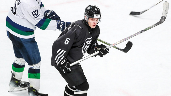 Нападающий Роман Кузнецов - Sputnik Беларусь