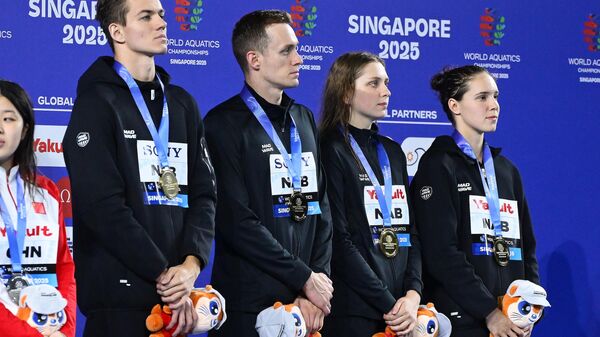 Участники смешанной эстафеты команды РФ - Sputnik Беларусь